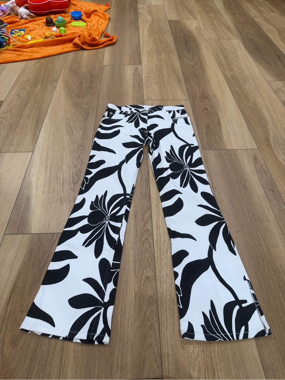 Tag Rag Y2K Women's Black & White Floral Wide-Leg Pants